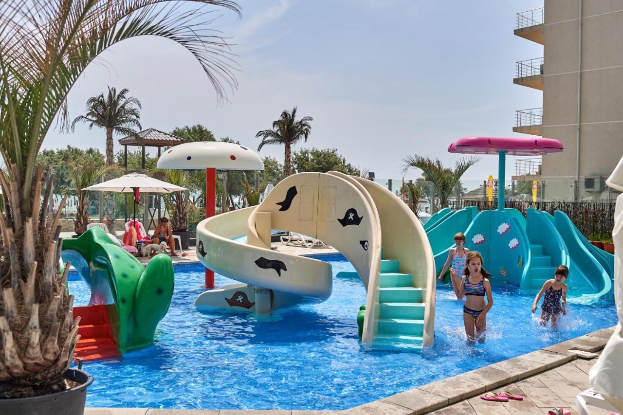 Sunrise Aparthotel Pool & Spa Mamaia Nord Năvodari Εξωτερικό φωτογραφία